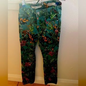 PILCRO and the Letterpress by Anthropologie tropical high-rise cropped  jeans.